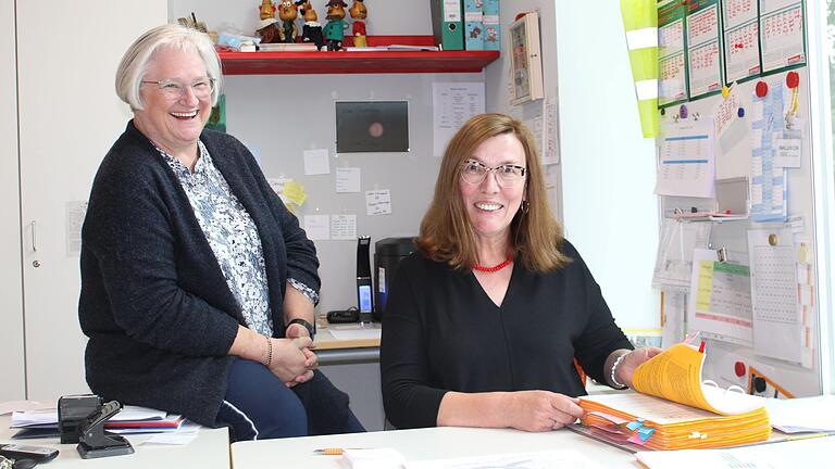 Gute Laune trotz traurigem Anlass: Die Vorsitzende des Fördervereins Astrid Glos hat 16 Jahre lang mit Hanne Weydt vertrauensvoll zusammengearbeitet. Gute Laune trotz traurigem Anlass: Die Vorsitzende des Fördervereins Astrid Glos hat 16 Jahre lang mit Hanne Weydt vertrauensvoll zusammengearbeitet.