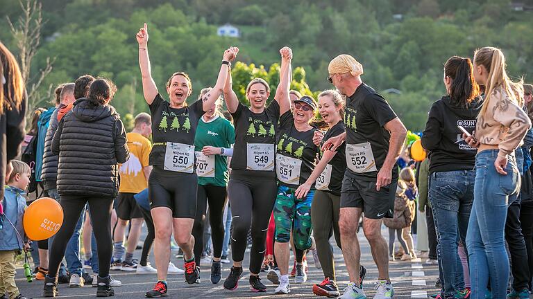 Zahlreiche Unternehmen waren beim Krick Firmenlauf 2023 in Eibelstadt vertreten. Zahlreiche Unternehmen waren beim Krick Firmenlauf 2023 in Eibelstadt vertreten.