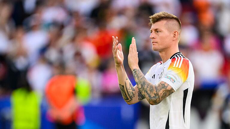 Euro 2024: Spanien - Deutschland - Toni Kroos bedankt sich nach dem EM-Aus bei den Fans für die Unterstützung. Euro 2024: Spanien - Deutschland - Toni Kroos bedankt sich nach dem EM-Aus bei den Fans für die Unterstützung.