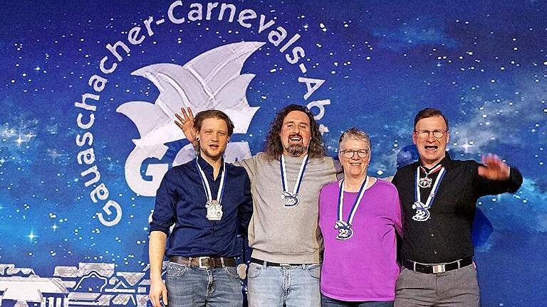 Beim Ordensabend der Gauaschacher Carnevals Abteilung sind (v.l.) Mathias Dill, Daniel Ziegler, Petra Leipziger-Ziegler und Markus Göbel vom Fastnacht-Verband Franken ausgezeichnet worden. - Beim Ordensabend der Gauaschacher Carnevals Abteilung sind (v.l.) Mathias Dill, Daniel Ziegler, Petra Leipziger-Ziegler und Markus Göbel vom Fastnacht-Verband Franken ausgezeichnet worden. Beim Ordensabend der Gauaschacher Carnevals Abteilung sind (v.l.) Mathias Dill, Daniel Ziegler, Petra Leipziger-Ziegler und Markus Göbel vom Fastnacht-Verband Franken ausgezeichnet worden. - Beim Ordensabend der Gauaschacher Carnevals Abteilung sind (v.l.) Mathias Dill, Daniel Ziegler, Petra Leipziger-Ziegler und Markus Göbel vom Fastnacht-Verband Franken ausgezeichnet worden.