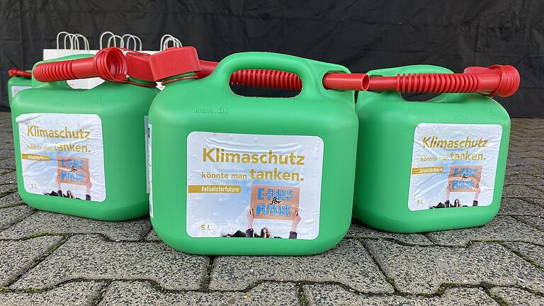 'Klimaschutz könnte man tanken' - mit dieser Aussage und dem Hashtag #efuelsforfuture wirbt der UNITI Bundesverband mittelständischer Mineralölunternehmen für klimaneutrale E-Fuels.&nbsp;