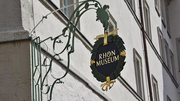 Spätestens zu Beginn des Jahres 2023 soll das Rhönmuseum in neuen Räumen in Fladungen eröffnet werden. Das wurde bei einer Sitzung des Kreisausschusses bekannt. Spätestens zu Beginn des Jahres 2023 soll das Rhönmuseum in neuen Räumen in Fladungen eröffnet werden. Das wurde bei einer Sitzung des Kreisausschusses bekannt.
