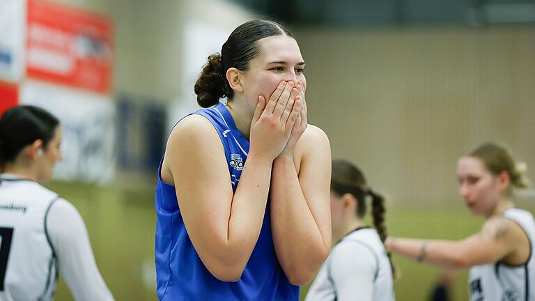 Paula Wenemoser erzielte im Heimspiel gegen den TSV Wasserburg ein Double-Double für die TG QOOL Sharks Würzburg. Sie trug 22 Punkte und 10 Rebounds zum Sieg bei.