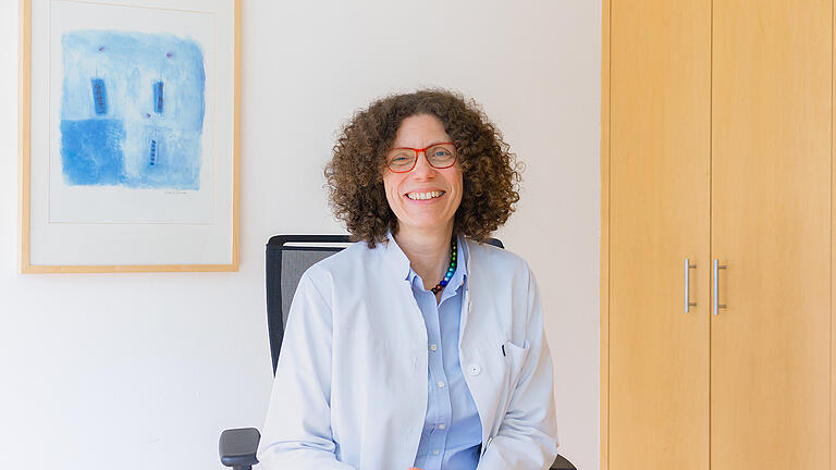 Dr. Yvonne Höfer ist Chefärztin in der Malteser Klinik von Weckbecker - Dr. Yvonne Höfer ist Chefärztin in der Malteser Klinik von Weckbecker Dr. Yvonne Höfer ist Chefärztin in der Malteser Klinik von Weckbecker - Dr. Yvonne Höfer ist Chefärztin in der Malteser Klinik von Weckbecker
