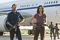 &bdquo;7 Tage in Entebbe&ldquo;: Daniel Brühl als Terrorist Böse mit mit Komplizin Kuhlman (Rosamund Pike).