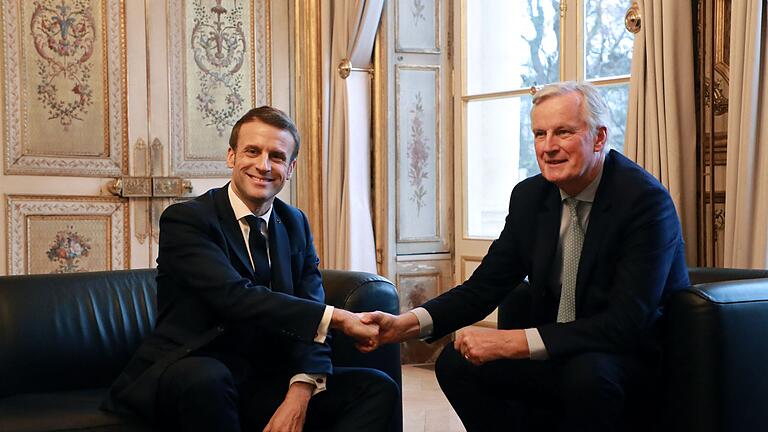 Früherer EU-Kommissar Barnier zum Premier ernannt - Nach langer Suche hat Präsident Macron mit dem früheren EU-Kommissar Barnier einen Premierminister für Frankreich gefunden (Archivbild). Früherer EU-Kommissar Barnier zum Premier ernannt - Nach langer Suche hat Präsident Macron mit dem früheren EU-Kommissar Barnier einen Premierminister für Frankreich gefunden (Archivbild).