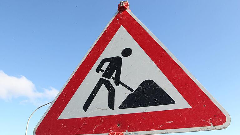 Ab März wird die Staatsstraße zwischen Lengfurt und Marktheidenfeld saniert. (Symbolbild) Ab März wird die Staatsstraße zwischen Lengfurt und Marktheidenfeld saniert. (Symbolbild)