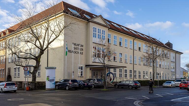 Die Wilhelm Sattler Realschule in Schweinfurt. Die Wilhelm Sattler Realschule in Schweinfurt.