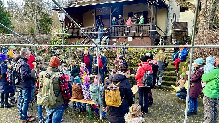 Waldspaziergang im Advent für Kinder