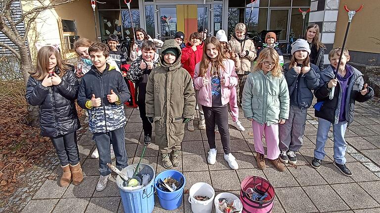 Auch die Schülerinnen und Schüler der 3. Klasse des Sonderpädagogischen Förderzentrums der Franz-Ludwig-von-Erthal-Schule in Haßfurt halfen mit.