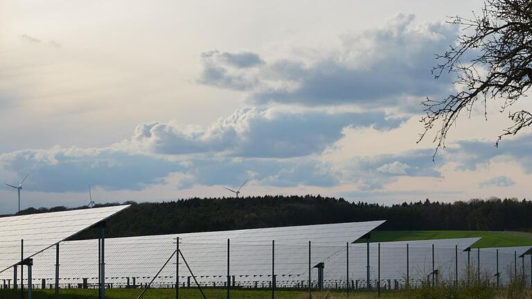 Eine Photovoltaikanlage soll bei Ramsthal entstehen. Archiv/Björn Hein       -  Eine Photovoltaikanlage soll bei Ramsthal entstehen. Archiv/Björn Hein