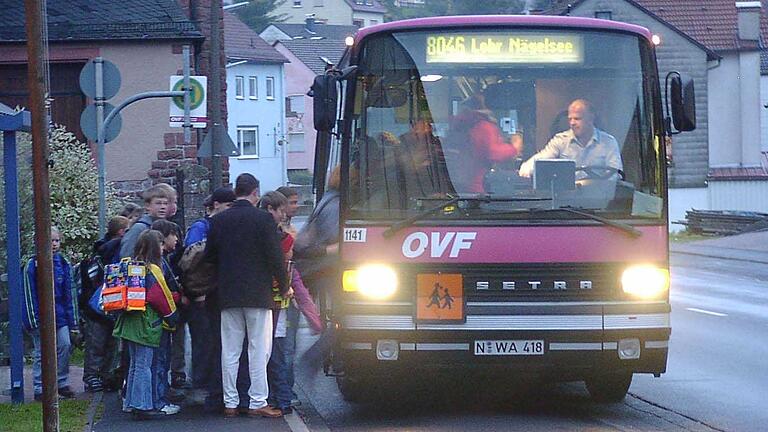 Der Schulbusverkehr (im Foto Rechtenbach) ist das Rückgrat des Nahverkehrs in Main-Spessart.