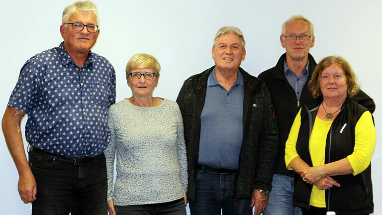 Neuwahlen beim Partnerschaftsverein Bergtheim. Von links: Vorsitzender Wolfgang Dobler, Kassenführerin Petra Barthelmes, zweiter Vorsitzender Konrad Schlier, Kassenprüfer Diethard Reusch und Schriftführerin Ruth Prokopf.