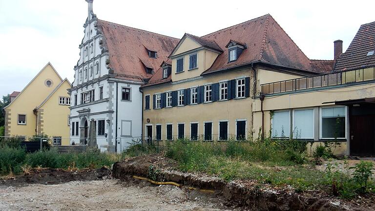 Wie geht es weiter in Sachen Kulturform am Martin-Luther-Platz? Im Stadtrat wurde kürzlich ausführlich diskutiert, welche Variante für den geplanten Saal gewählt werden soll. Wie geht es weiter in Sachen Kulturform am Martin-Luther-Platz? Im Stadtrat wurde kürzlich ausführlich diskutiert, welche Variante für den geplanten Saal gewählt werden soll.