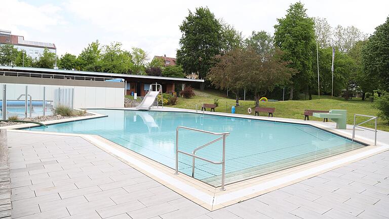 Das Nichtschwimmerbecken im Geomaris-Freibad muss nach jetzigem Kenntnisstand der Stadt nicht saniert werden.