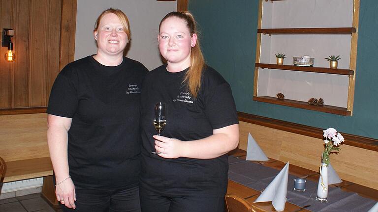 Kathrin (links) und Tochter Celine Hanselmann betreiben nun 'Streng's Weinstube' in Sommerach. Kathrin (links) und Tochter Celine Hanselmann betreiben nun 'Streng's Weinstube' in Sommerach.