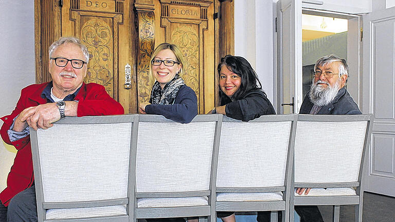Künftig wollen sie noch enger zusammenarbeiten: Die Kitzinger Museumsleiter Siegfried Herrmann (Officina Historica), Daniela Sandner (Fastnachtmuseum), Stephanie Nomayo (Städtisches Museum) und Robert Endres (Vogelkundliches Museum). Die Runde komplett macht am 17. Mai noch Walter Poganietz (Conditorei-Museum).