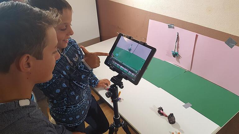 Beim Dreh eines Animationstrickfilms in Stop-Motion-Technik hatten Ferienkinder in Gerbrunn viel Spaß.