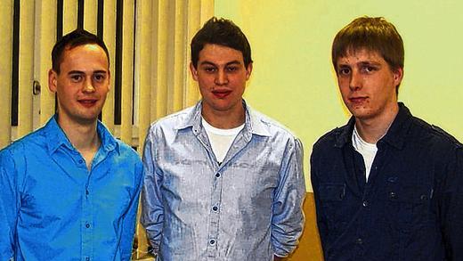Von der Gemeinde Oberleichtersbach geehrt für schulische Leistungen: (von links) die Absolventen Daniel Wittmann, Sebastian Rahn und Frans Schmäling.