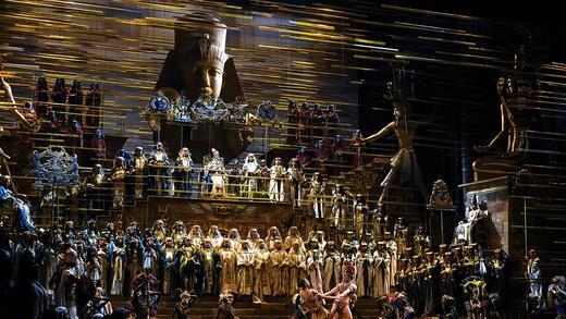 In der Mailänder Scala: So sieht „Aida“ (Bild einer Aufführung von 2006) aus, wenn Franco Zeffirelli sie inszeniert.Fotos: dpa In der Mailänder Scala: So sieht „Aida“ (Bild einer Aufführung von 2006) aus, wenn Franco Zeffirelli sie inszeniert.Fotos: dpa