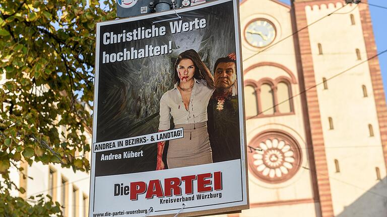 Die CSU klagte gegen das Wahlplakat der Partei mit Kandidatin Andrea Kübert vor dem Würzburger Dom. Die CSU klagte gegen das Wahlplakat der Partei mit Kandidatin Andrea Kübert vor dem Würzburger Dom.