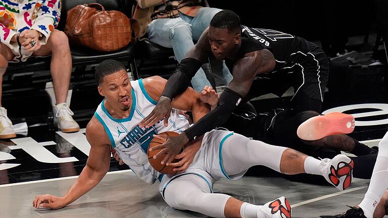 Brooklyn Nets - Charlotte Hornets       -  Dennis Schröder zeigt Führungsqualität.