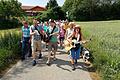 Bei der 'Singenden Wanderung' sind auch zwei Gitarren unterwegs.