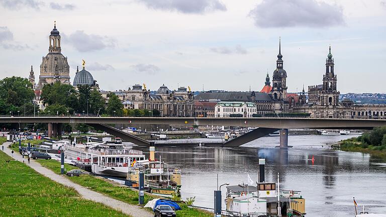 Brückeneinsturz in Dresden       -  Die Arbeiten an der eingestürzten Carolabrücke stehen womöglich vor weiteren Schwierigkeiten.