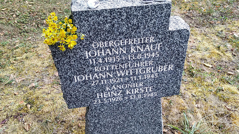 Der Gedenkstein von Johann Wittgruber in Andilly. 5000 ähnlicher Gedenksteine stehen auf dem Soldatenfriedhof.