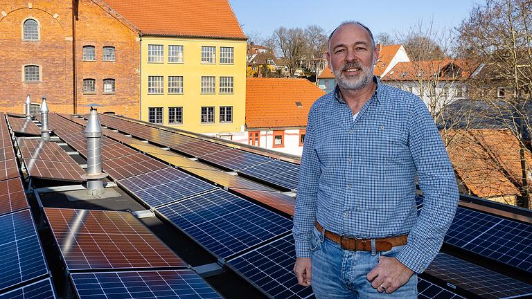 Bernd Schäfer leitet zusammen mit seinem Bruder Michael Schäfer die Buntfarbenfabrik Deifel in Schweinfurt.