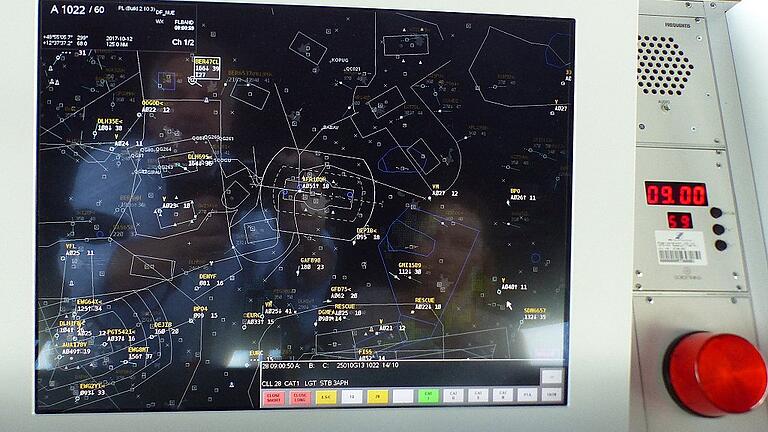 Alles im Blick: Das Radarbild zeigt den Luftraum um den Flughafen.