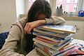 Zu viel Lernstoff? Immer mehr Schülerinnen und Schüler von Gymnasien in Unterfranken wechseln nach Auskunft von Rektoren in diesem Schuljahr auf die Realschule.&nbsp;&nbsp;