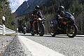 Motorradfahrer am Kesselberg       -  Auf zwei Rädern durch reizvolle Landschaften: Die Motorradsaison in Bayern geht los.