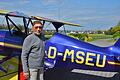 Die 90 Jahre sieht man Elmar Umhöfer aus Saal nicht an. Der tägliche Flug mit seinem Doppeldecker, die Arbeit an den Flugzeugen und der Garten halten ihn jung.