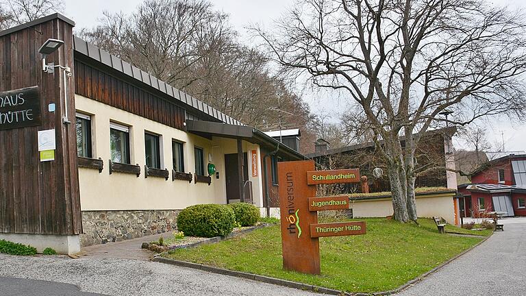 In der Thüringer Hütte in der Rhön könnten bald Kriegsflüchtlinge aus der Ukraine wohnen. In der Thüringer Hütte in der Rhön könnten bald Kriegsflüchtlinge aus der Ukraine wohnen.