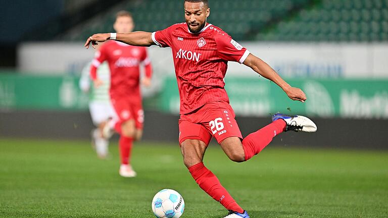 Die Würzburger Kickers sind für Noah Awassi bereits die neunte Station in seiner Fußball-Laufbahn, die ihn auch schon nach Österreich und Belgien geführt hat. Die Würzburger Kickers sind für Noah Awassi bereits die neunte Station in seiner Fußball-Laufbahn, die ihn auch schon nach Österreich und Belgien geführt hat.