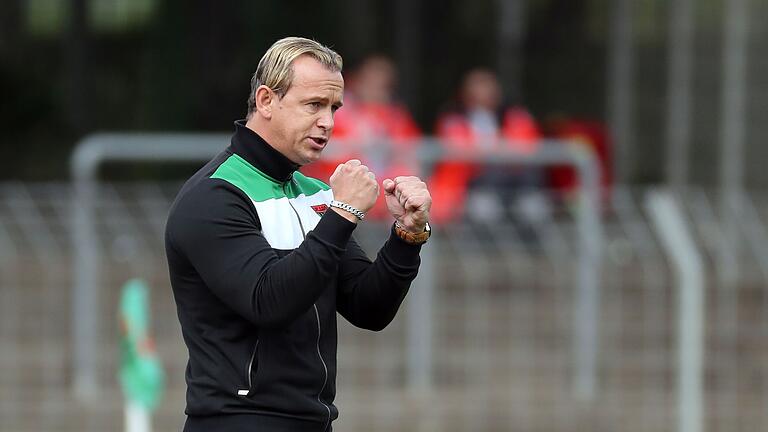 Trainer Marc Reitmaier (FC 05 Schweinfurt) hofft auf einen Auswärtssieg seiner Mannschaft beim FV Illertissen. Trainer Marc Reitmaier (FC 05 Schweinfurt) hofft auf einen Auswärtssieg seiner Mannschaft beim FV Illertissen.