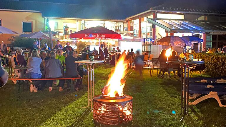 Party, gute Laune und Musik: Dazu laden die Stadt Fladungen und der Schwimmbadverein am Samstag, 6. Juli, ins Freibad ein.