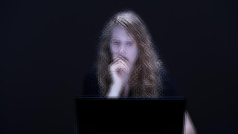 Symbolbild: Onlinemissbrauch - Onlinemissbrauch (Symbolbild) Symbolbild: Onlinemissbrauch - Onlinemissbrauch (Symbolbild)