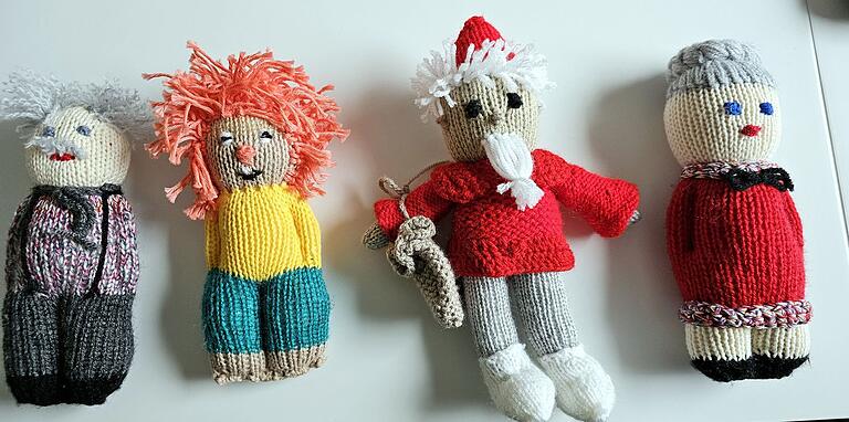 Vom Pumuckl bis zum Sandmännchen: Die 'Nadelkünstlerin' hat schon viele bekannte Figuren aus dem Fernsehen gestrickt.