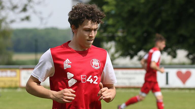 Jakob Wehr, hier im Trikot seines vorherigen Vereins SSV Kitzingen, wechselte in die Fußball-Landesliga zum TSV Unterpleichfeld. Mit erst 20 Jahren ist er der zweitälteste Zugang bei den Unterpleichfeldern. Jakob Wehr, hier im Trikot seines vorherigen Vereins SSV Kitzingen, wechselte in die Fußball-Landesliga zum TSV Unterpleichfeld. Mit erst 20 Jahren ist er der zweitälteste Zugang bei den Unterpleichfeldern.