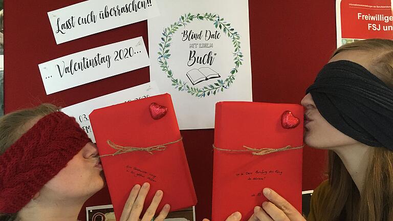 „Blind Date mit einem Buch': Diese Aktion geht vom 3. bis zum 14. Februar im BIZ am Dürerweg über die Bühne.