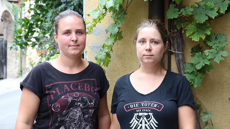 Die Chefinnen vom Kanuverleih Main Erlebnis: Sophia (links) und Ann-Kristin Krämer.