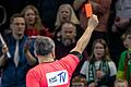 In Bayern gibt es zu wenige Handball-Schiedsrichter (Symbolbild). Um der Entwicklung entgegenzuwirken, hat der Bayerische Handball-Verband (BHV) seine Spielordnung geändert.