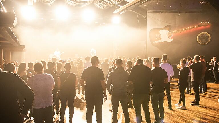 So schön feierte es sich im Dezember 2019 bei einem Konzert in der Music-Hall in Geiselwind. So schön feierte es sich im Dezember 2019 bei einem Konzert in der Music-Hall in Geiselwind.