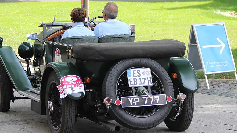 Ältestes Modell im Startfeld war dieser Bentley aus dem Jahr 1926. Ältestes Modell im Startfeld war dieser Bentley aus dem Jahr 1926.