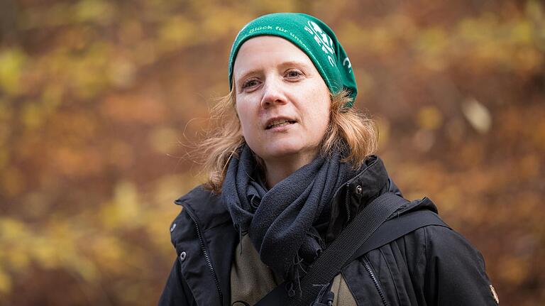 Catrin Fetz, Pressesprecherin von PEFC Deutschland im Würzburger Steinbachtal. Catrin Fetz, Pressesprecherin von PEFC Deutschland im Würzburger Steinbachtal.