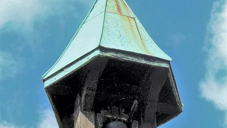 Gemeindeglocke auf Annakapelle in Zeil: Mit dem Glöcken der Zeiler Annakapelle wurden früher die Zeiler zusammengerufen.