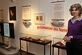 Museumsleiterin Katrin Hesse präsentiert die neueste Sonderausstellung im Deutschen Fastnachtmuseum in Kitzingen.