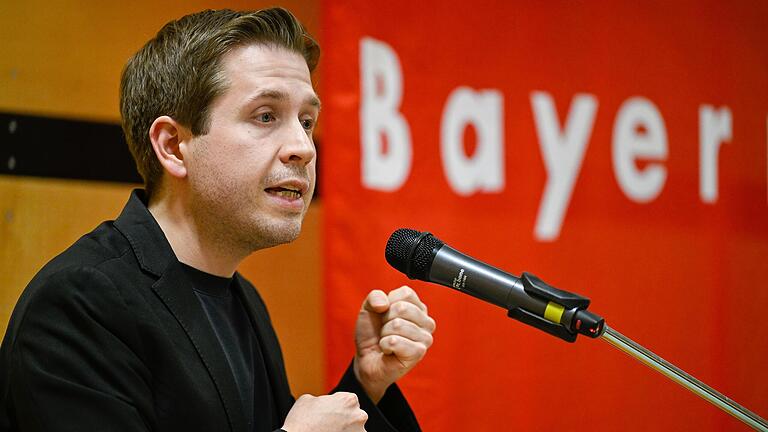 'Klare Kante' sollte SPD-Generalsekretär Kevin Kühnert am Faschingsdienstag in Güntersleben zeigen - und enttäuschte nicht. 'Klare Kante' sollte SPD-Generalsekretär Kevin Kühnert am Faschingsdienstag in Güntersleben zeigen - und enttäuschte nicht. 